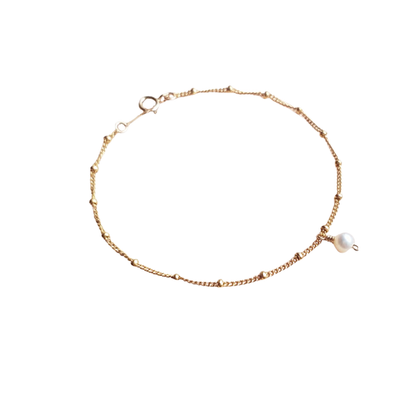 Freshwater Pearl Bracelet in Gold - Deja Vu Apothecary