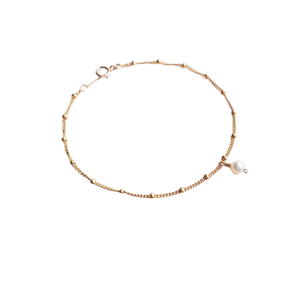 Freshwater Pearl Bracelet in Gold - Deja Vu Apothecary